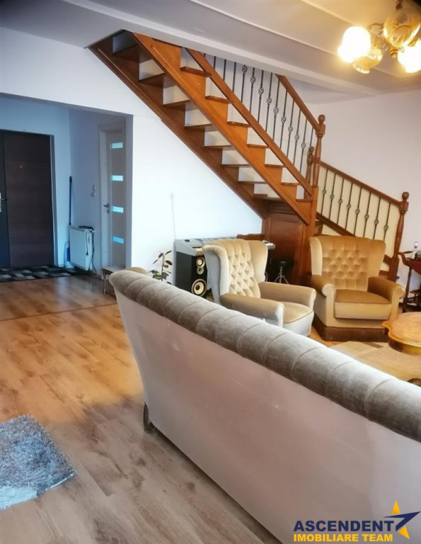 Casa moderna si confortabila: un refugiu de liniste si verde