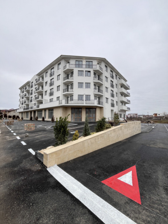 Spatiu Comercial de inchiriat - Pantelimon - Locuri de Parca