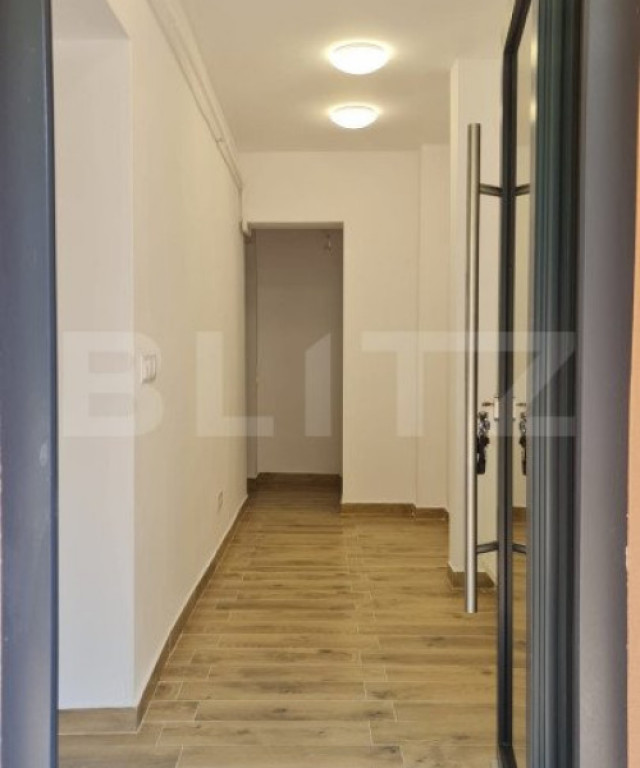 Spațiu comercial de vânzare, 2 camere, 30 mp, zona central