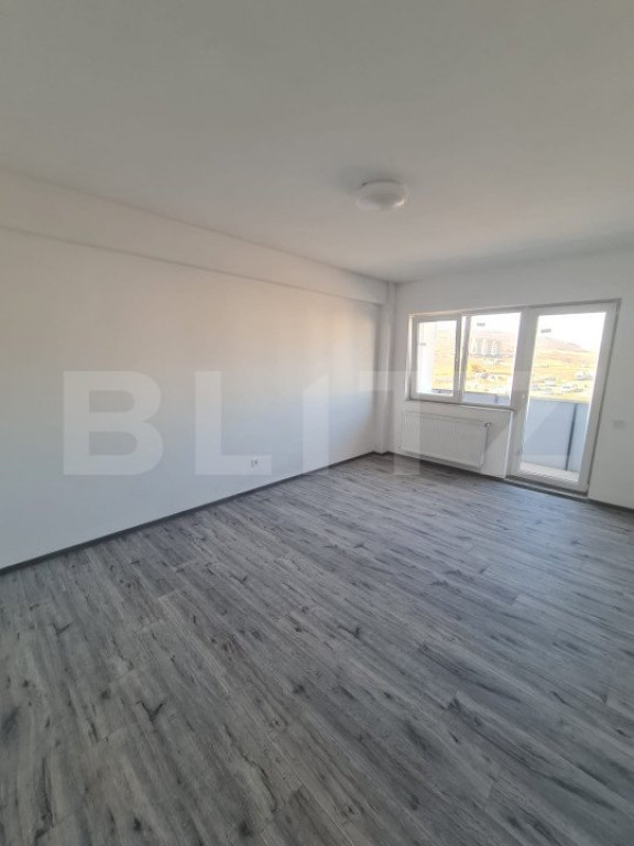 Apartment cu o camera, decomandat, 37 mp utili, mobilat si u