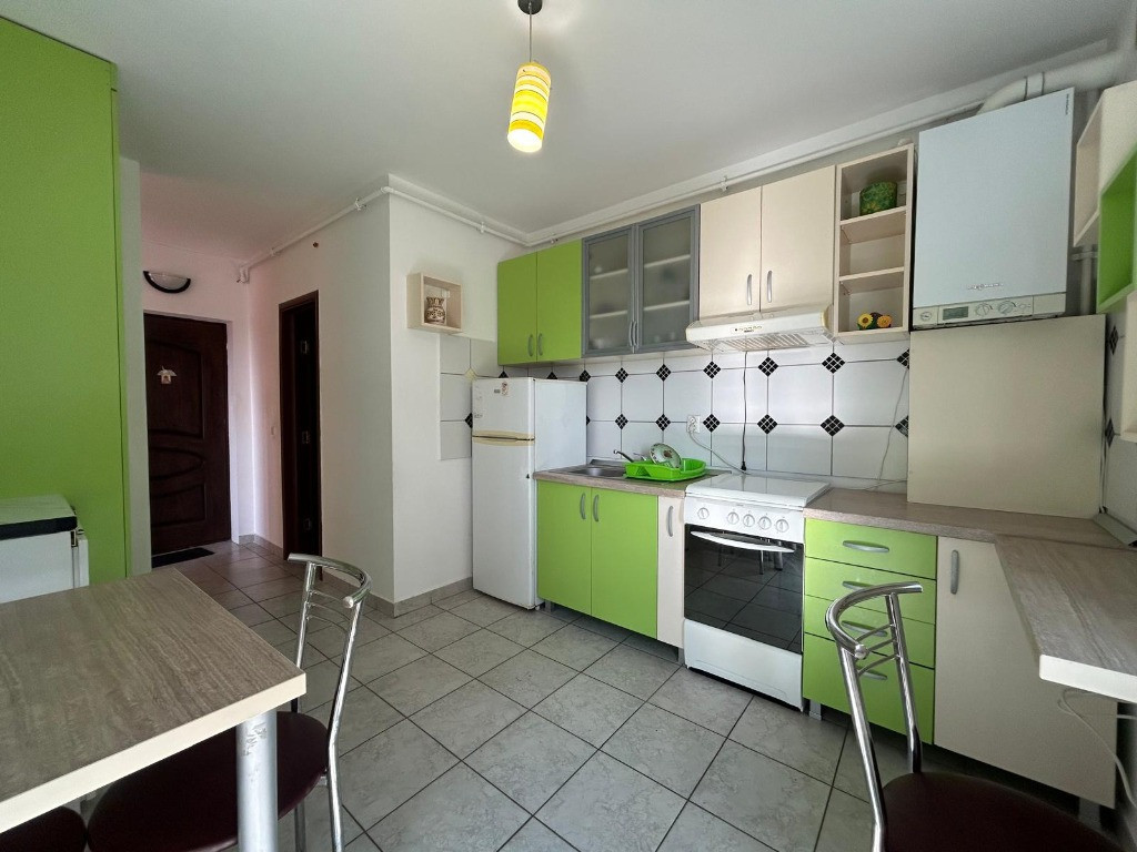 Garsoniera spatioasa, mobilata, utilata, balcon, parcare, Subcetate!