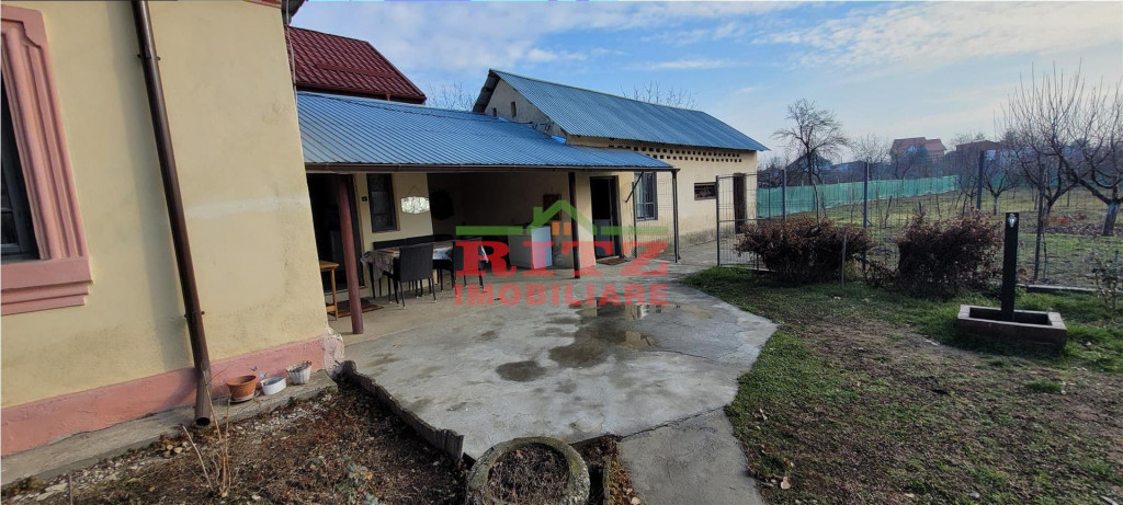 Casa Parter Garaj, Sc=110mp, teren 1890 mp, centru Slatioa