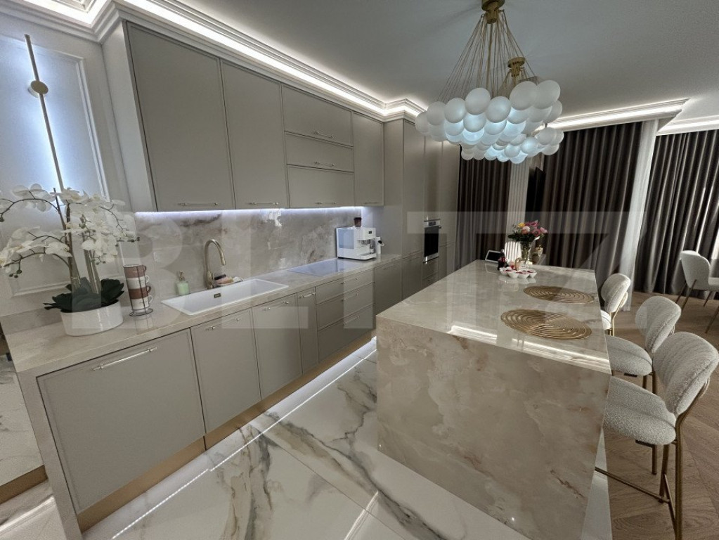 Apartament ultralux, de vanzare, 3 camere, 73 mp, zona-Prima