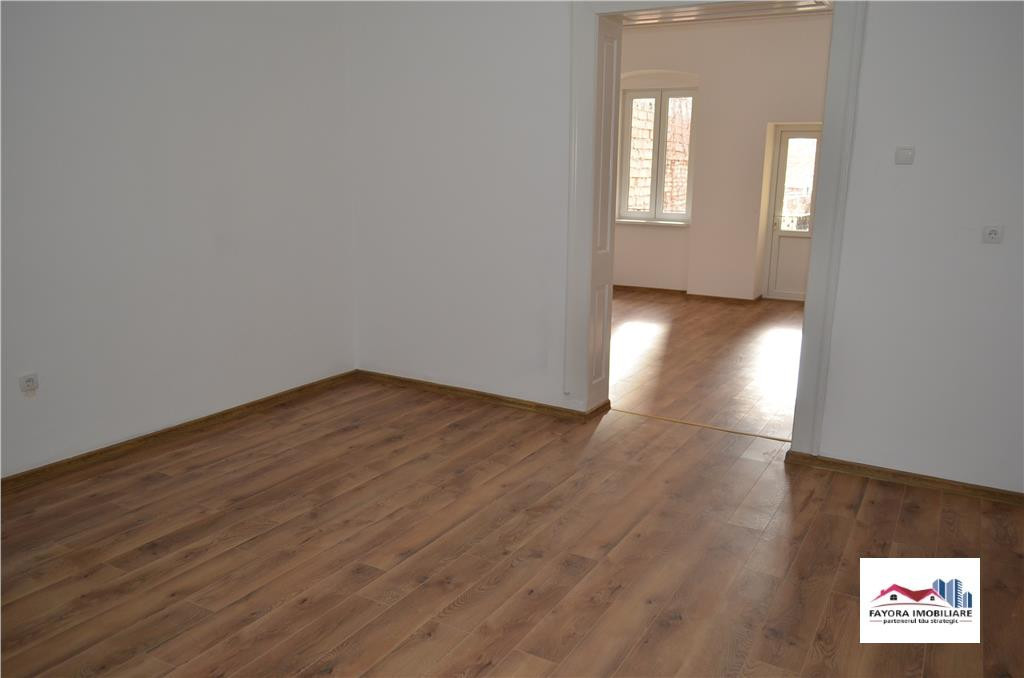 Spatiu Comercial de Inchiriat in Zona Centrala