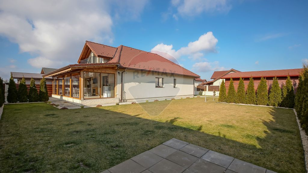 ANTECONTRACT- Casă de vânzare în Cartierul Izvor, Tăr...