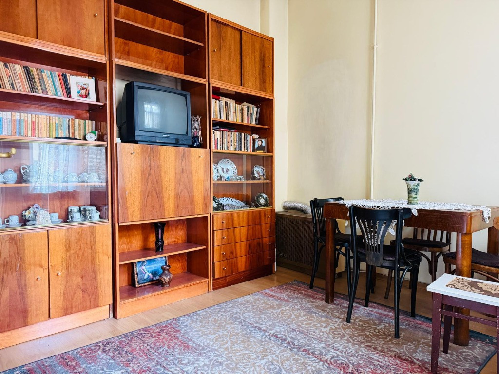 Ap. 2 camere separate 52 mp, et.2/2 str. Horea,Facultatatea de Litere