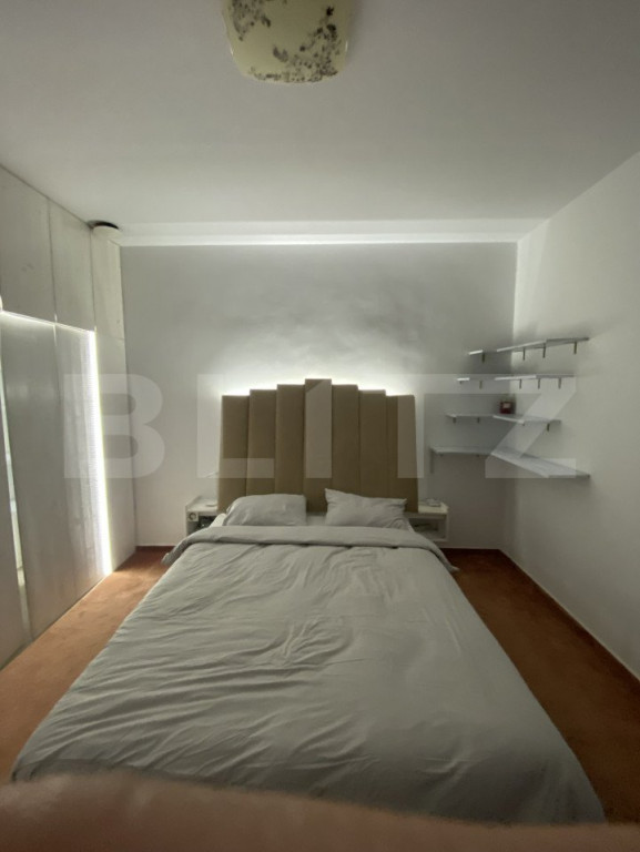 Casă cu 3 camere, 90 mp, cu curte generoasă, 400 mp teren,