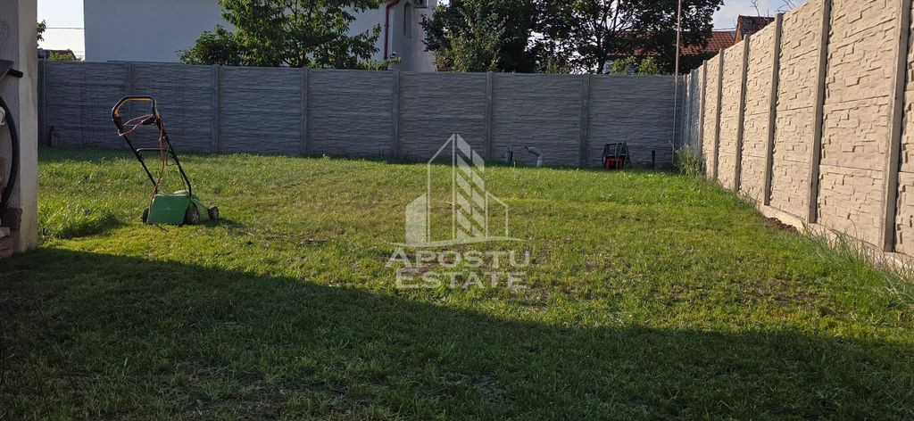 Casa demolabila cu teren generos 394mp, toate utilitatile...