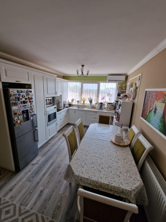 Republicii, zona buna, 3 camere