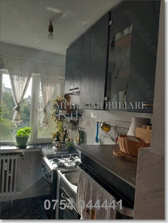 Apartament de vanzare in Constanta, Tomis Nord-Ciresica - 3 camere, 50