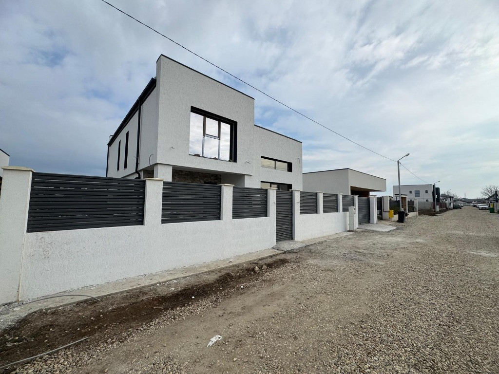 Casa individuala - 4 camere 2 bai - 410 mp teren -15 minute statie STV