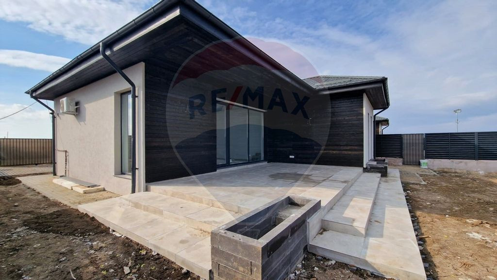 Casa individuala 4 camere | curte generoasa | Tunari