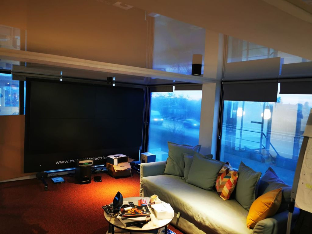 Teren 1149mp si birouri 130mp situate pe str. Apusului nr...