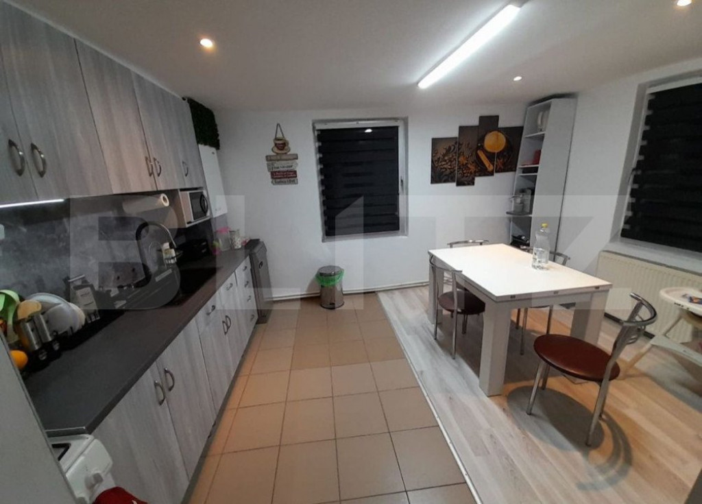 Casa cu 8 camere, 315 mp, zona Closca