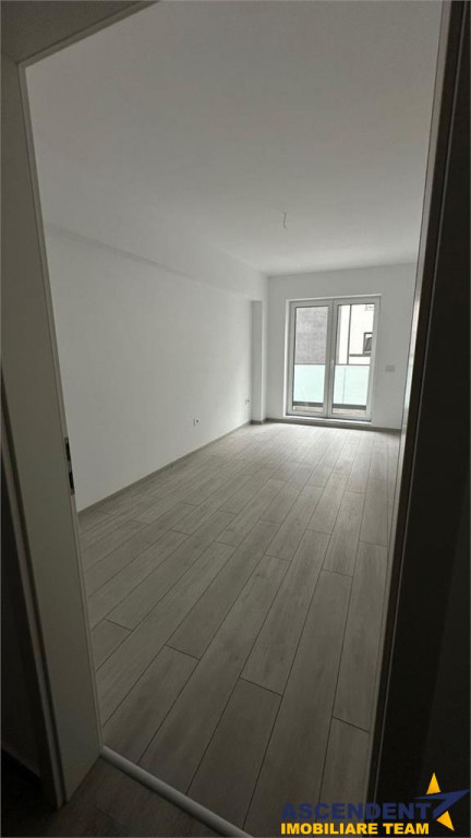 Decomandat, parcare subterana, Tractorul, BrasovTractorul