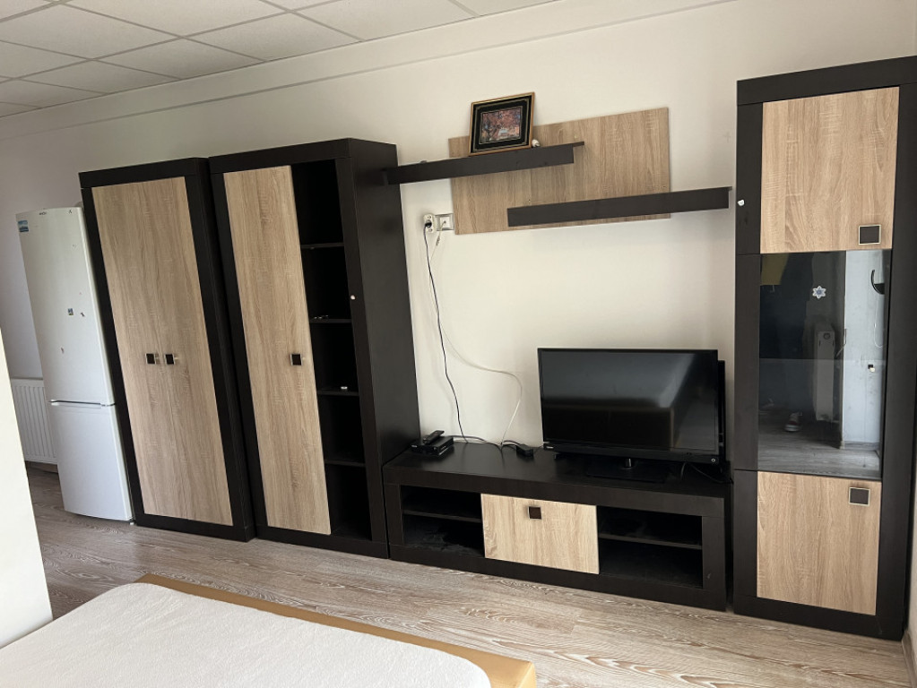 Garsoniera zona v.aron et 1 cu balcon deschis