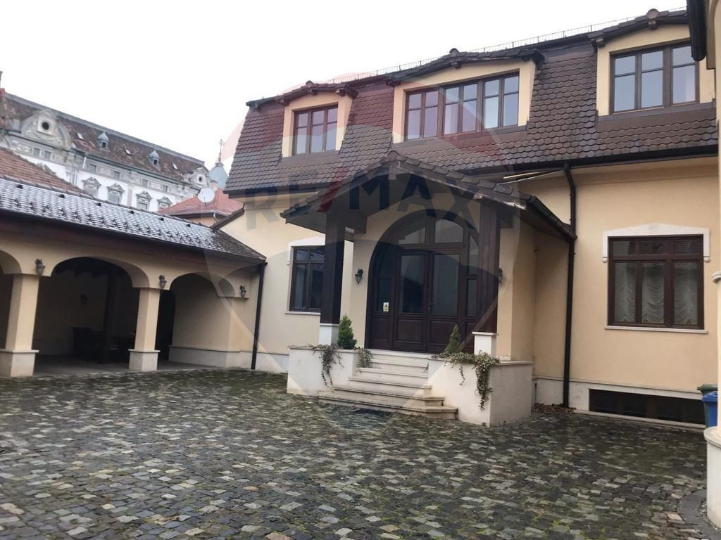 Spatiu comercial, vila luxoasa in Centrul Sibiului de inc...