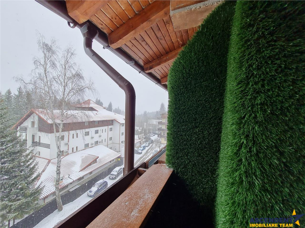 Structurat pe doua niveluri, rezidential investitional. Ce