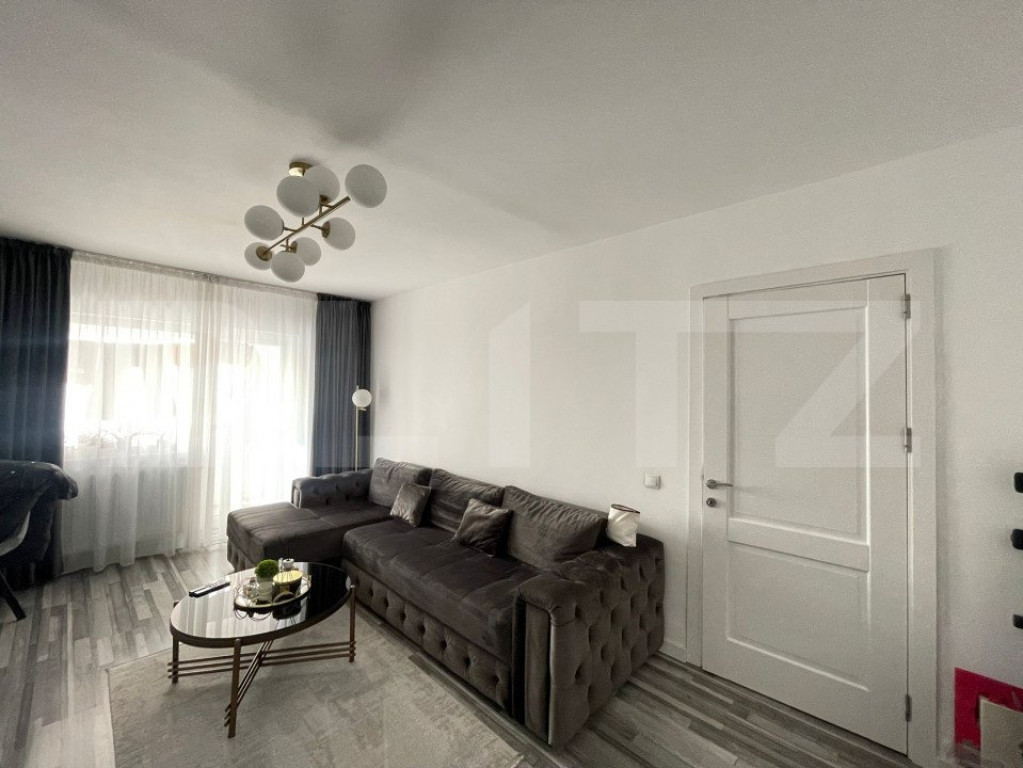 Apartament cu 3 camere decomandat, 72 mp, zona Lapus Arges