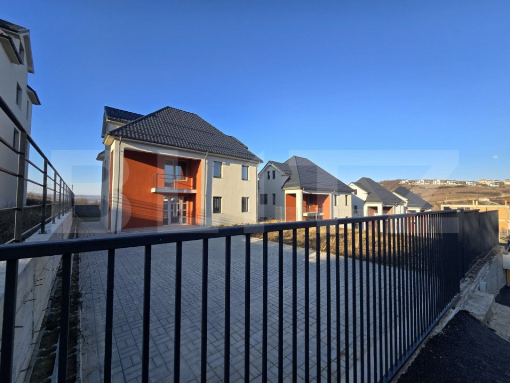 Casă Individuală de Vânzare în Ansamblu Privat – 176 m