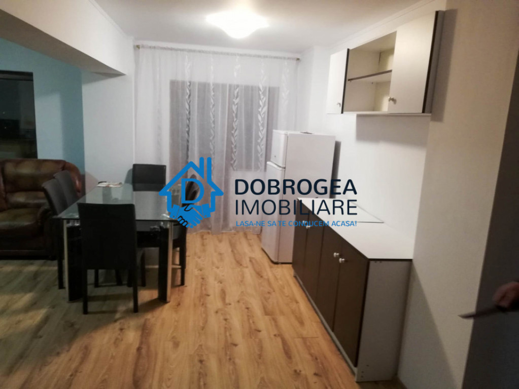 VICTORIEI-DE INCHIRIAT ,3 CAMERE DECOMANDAT ,PARTER.
