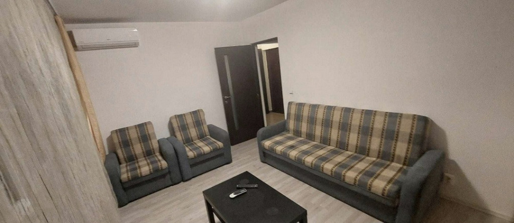 Garsoniera decomandata 2/4, Zona Gorjului, strada Velei.