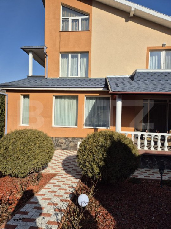 Vila superba de vanzare in zona Livezeni cu priveliste deose