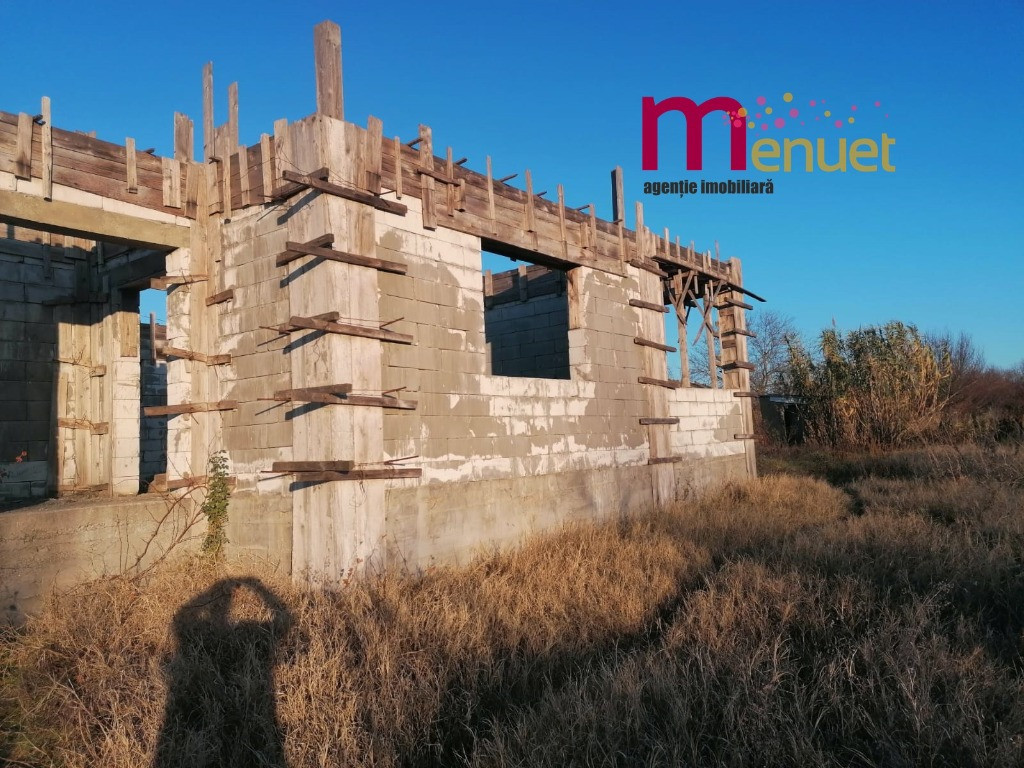 Teren intravilan 1430 mp, cu fundatie casa,sat Frecatei