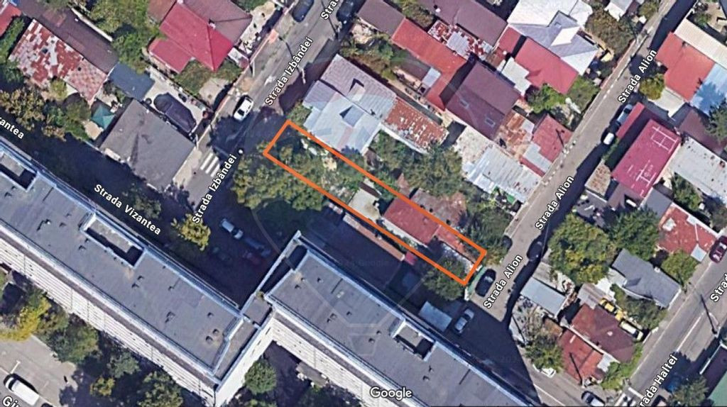 Teren de 300 m cu constructie demolabila de vanzare in Gi...