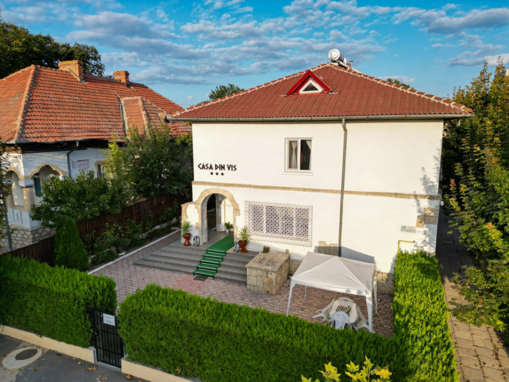 VILA DE VANZARE EFORIE SUD - AFACERE LA CHEIE - 11 camere cu