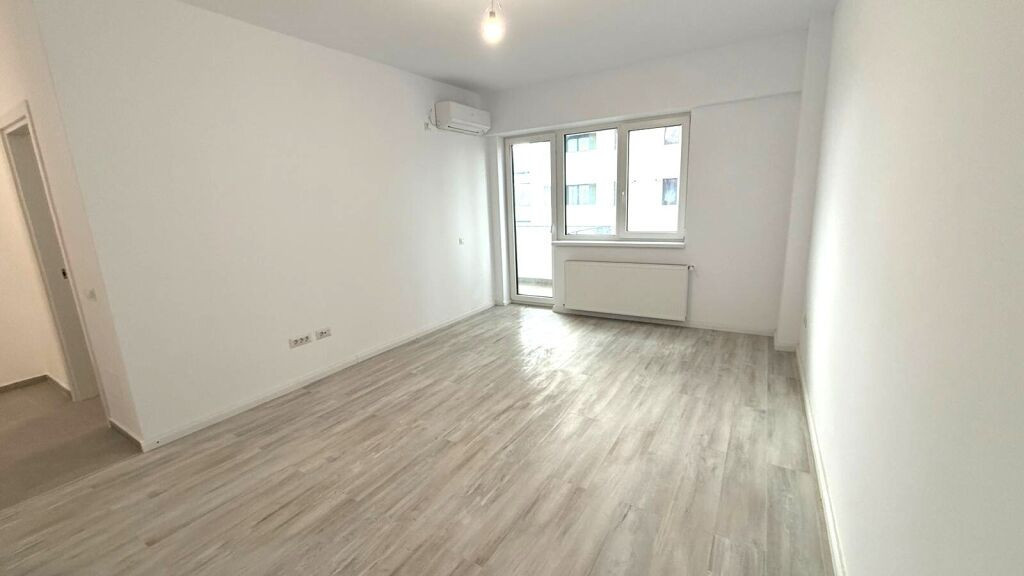 Podu ros, apartament o camera pentru investitii, mutare imediata