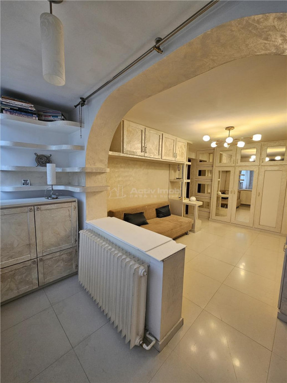 Apartament - 3 camere - Plopilor