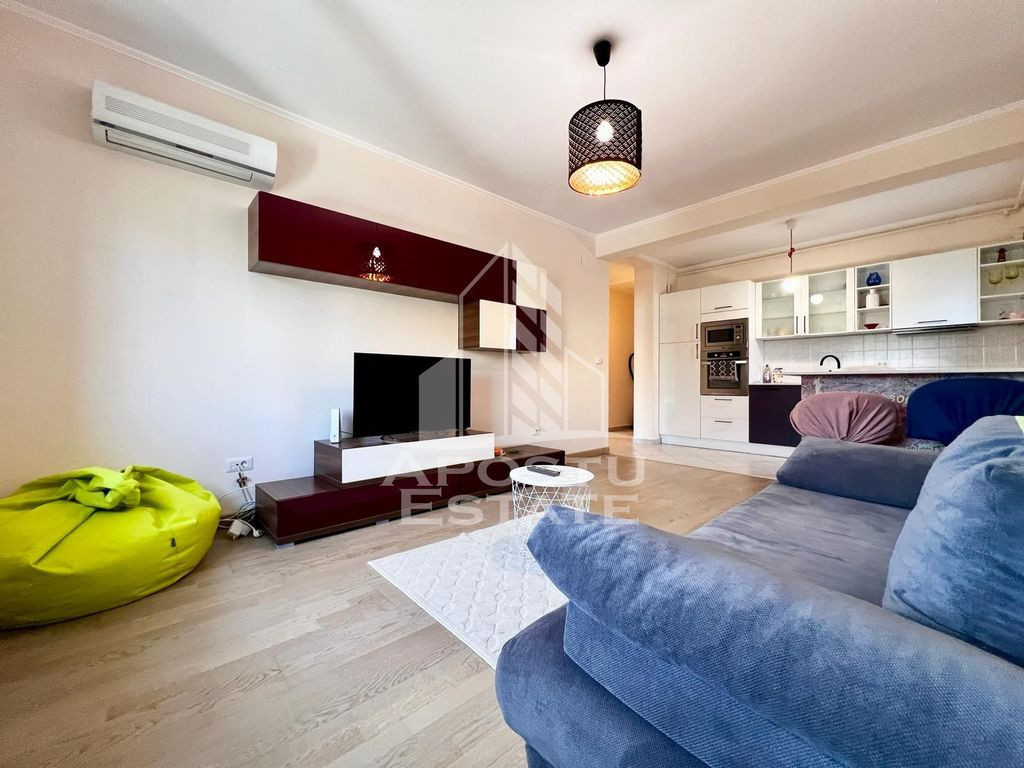 Apartament 2 camere, loc de parcare, centrala proprie, zo...