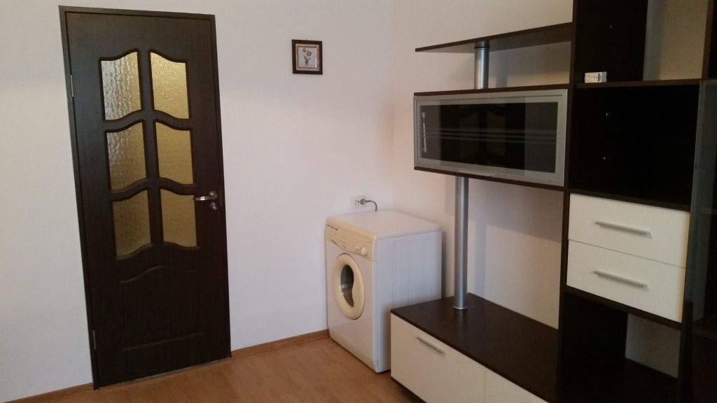 Garsoniera renovata, baie proprie, mobilata - Micro 40, l...