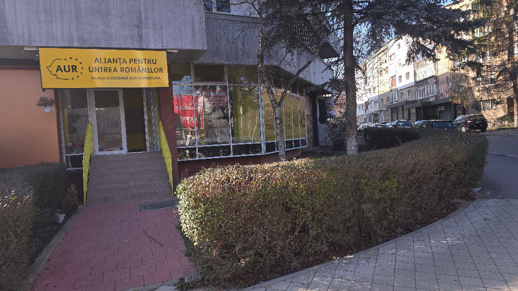 Inchiriez spatiu comercial in Deva, Bld Decebal colt cu Creanga, 70 mp