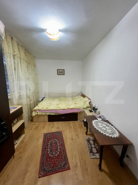 Apartament de vânzare - 4 camere - Etaj 3 - zona George Ene