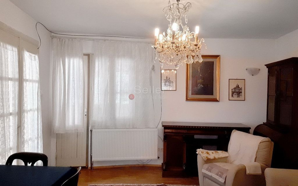 Casa cu curte individuala