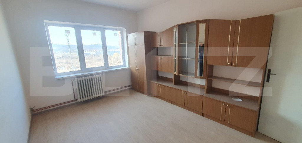 Apartament 3 camere, 80 mp, balcon închis, Blaj