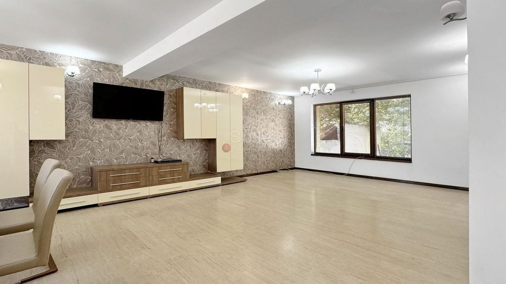 Pretabil atat comercial cat si locuit