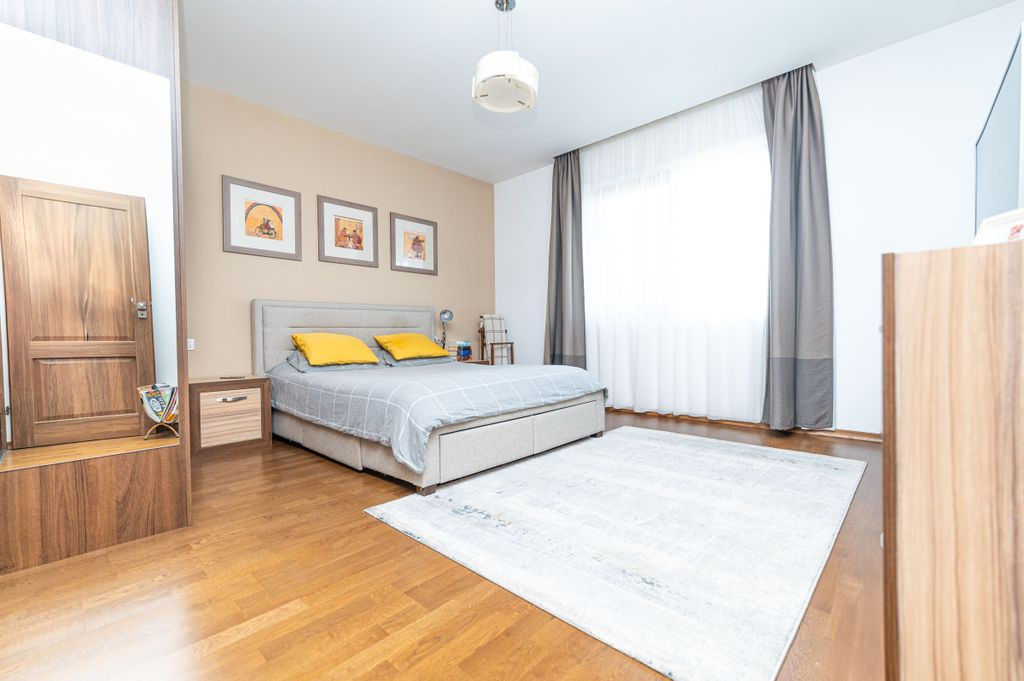 Vila premium cu teren generos! Confort și eficienta in S...