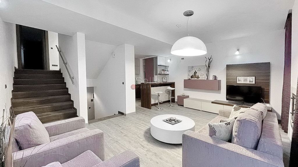 Complex Silver Mountain