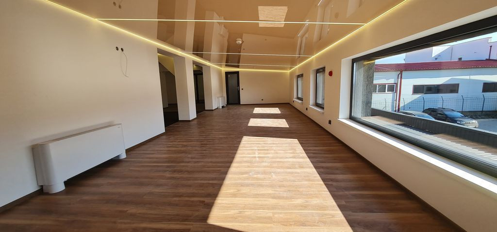 Spatiu comercial / birouri in cartier Izvor