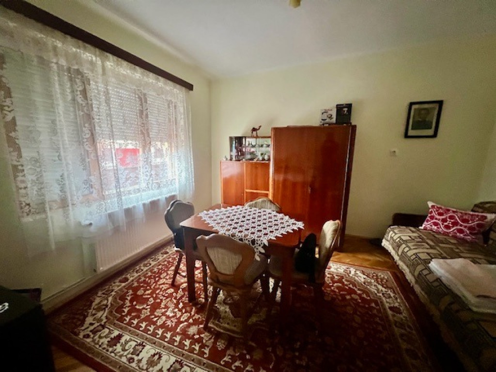 A/1618 De vânzare casă singur în curte în Mureș - Unirii