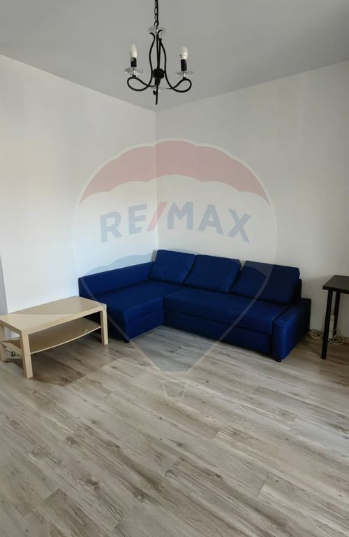 Garsoniera moderna gata de vanzare