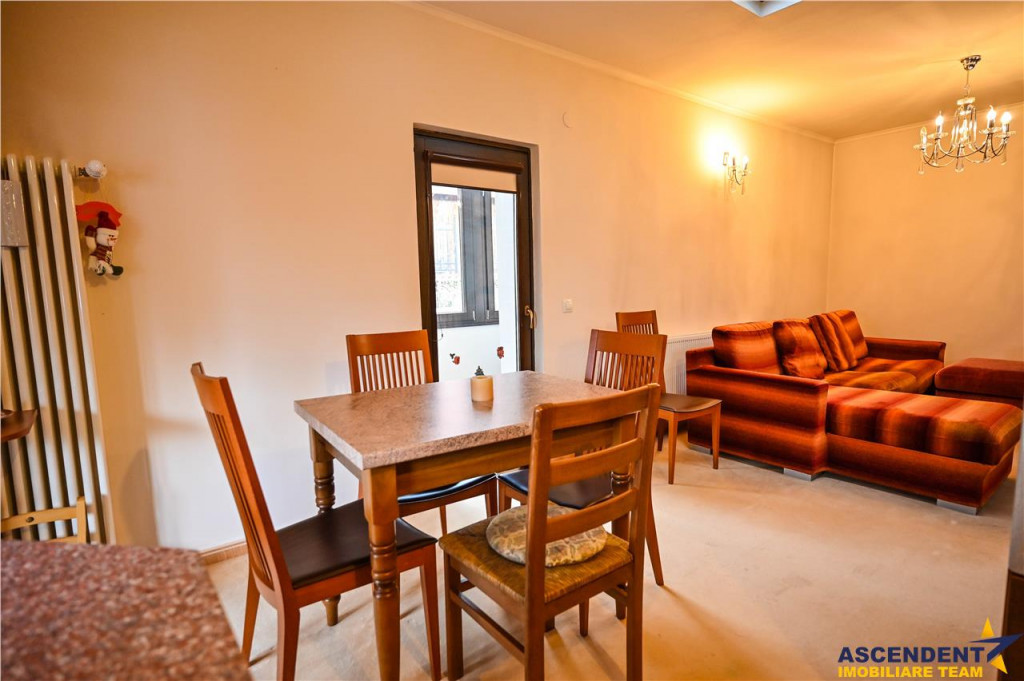 FILM! Rezidenta montana, cu pod mansardabil si garaj propriu