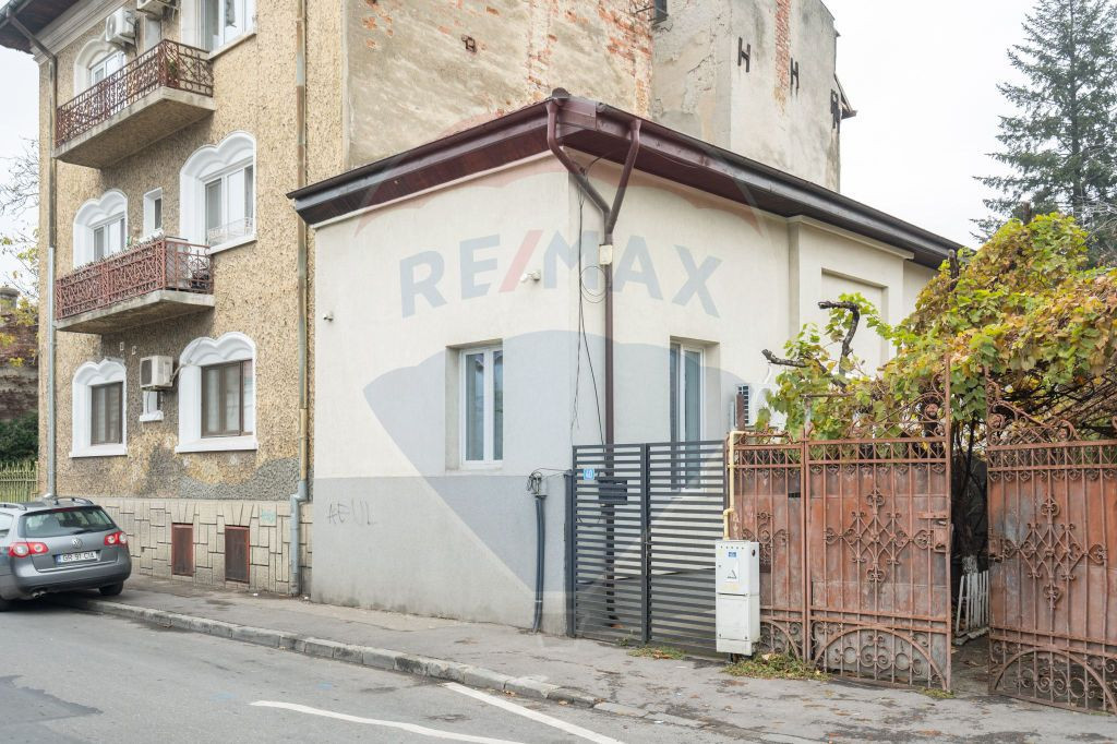 Casă de vânzare pe Str. Mircea Vulcanescu