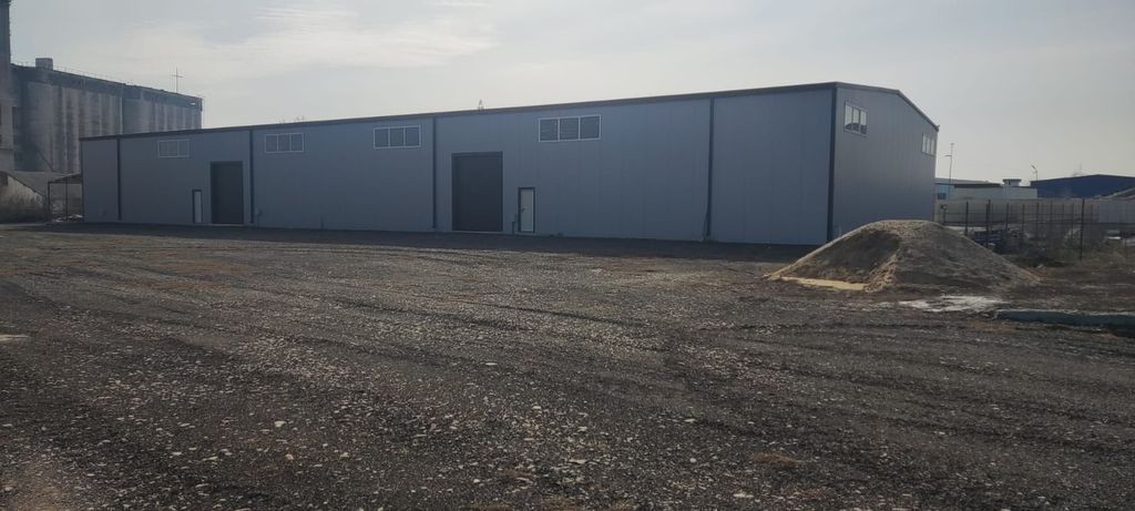 Hale noi 2buc Voluntari ( Afumati ) pret bomba 4 euro