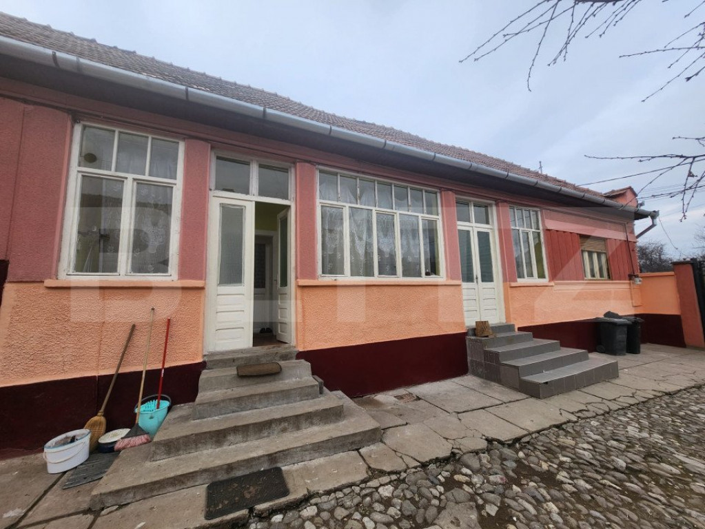 Casa individuala,cu 3 camere,90 mp utili,1100 teren,Ighiu