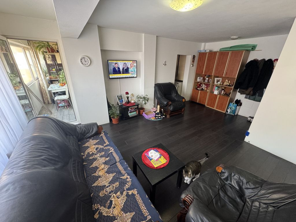 Apartament 2 camere zona Energia