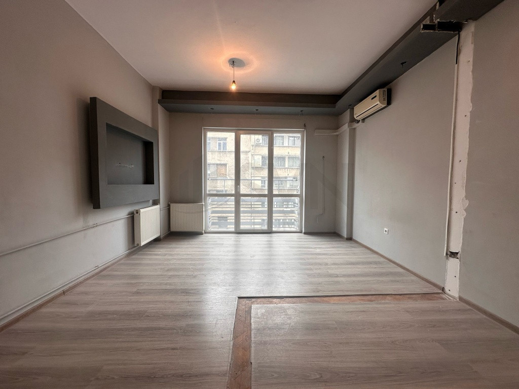 Studio Dublu Calea Victoriei